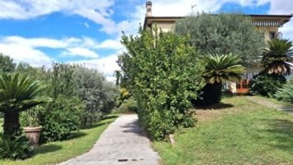 casa indipendente in vendita a San Giuliano Terme in zona Pontasserchio