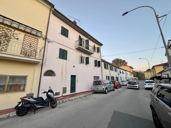 casa indipendente in vendita a San Giuliano Terme in zona Orzignano