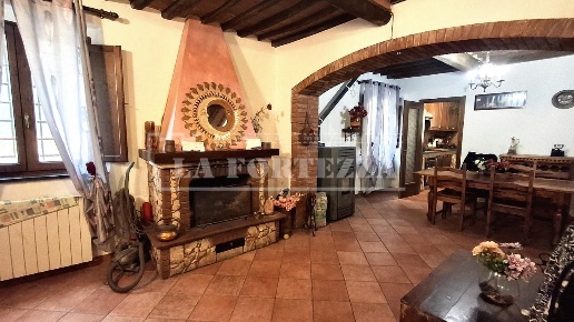 casa indipendente in vendita a San Giuliano Terme in zona Pappiana