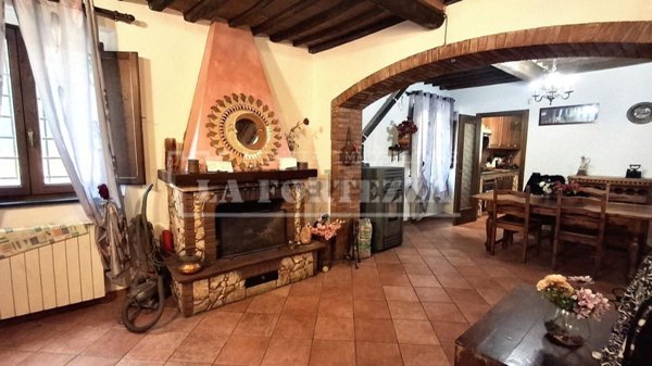 casa indipendente in vendita a San Giuliano Terme in zona Orzignano