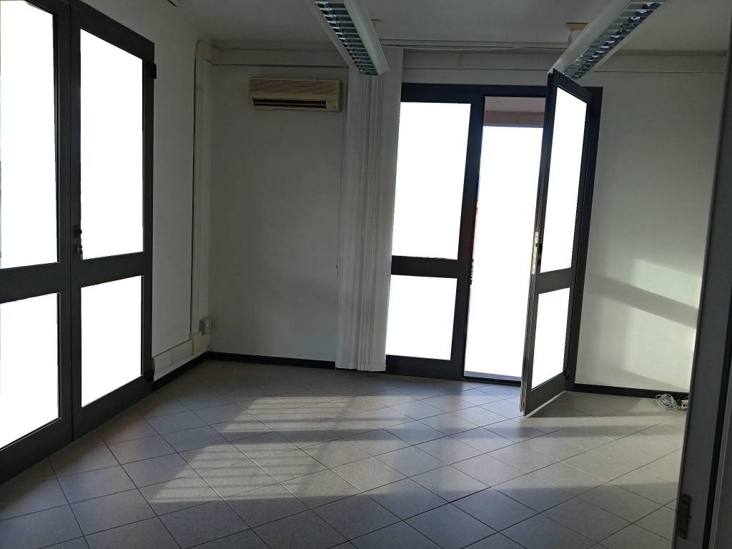 ufficio in vendita a San Giuliano Terme in zona Pontasserchio