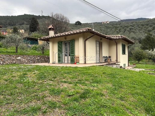 casa indipendente in vendita a San Giuliano Terme in zona Agnano