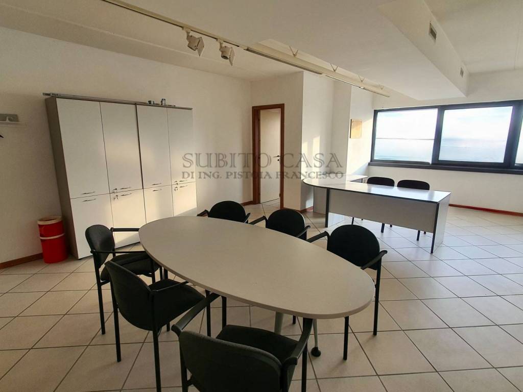 ufficio in vendita a San Giuliano Terme in zona Pappiana
