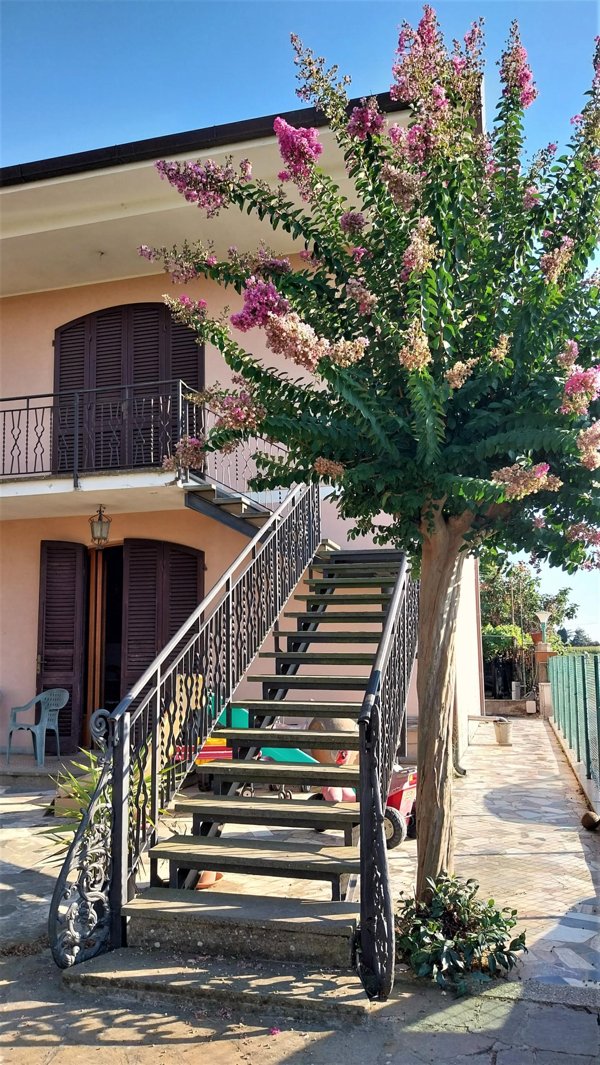 casa indipendente in vendita a San Giuliano Terme in zona Pontasserchio