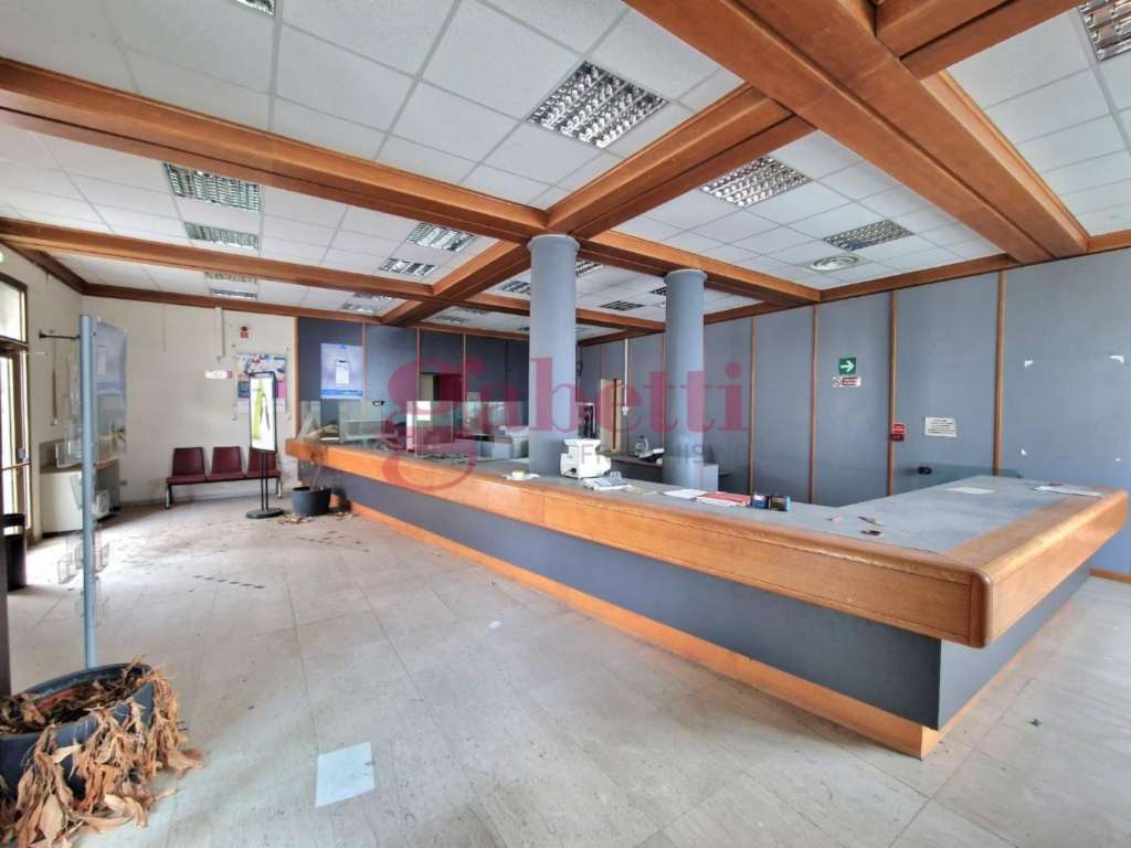 locale commerciale in vendita a San Giuliano Terme in zona Ripafratta