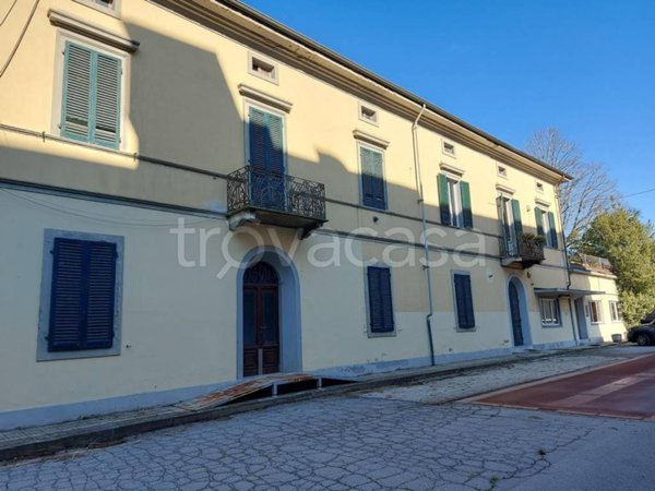 capannone in vendita a San Giuliano Terme in zona Ripafratta