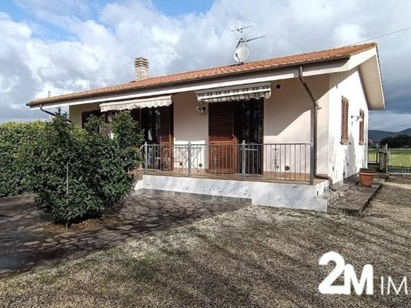 casa indipendente in vendita a San Giuliano Terme in zona Arena-Metato
