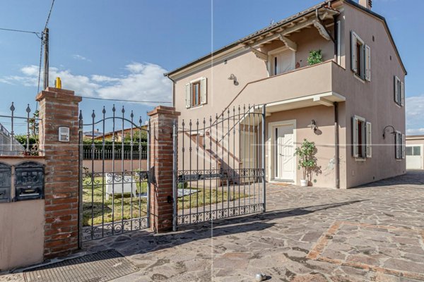 casa indipendente in vendita a San Giuliano Terme in zona Arena-Metato