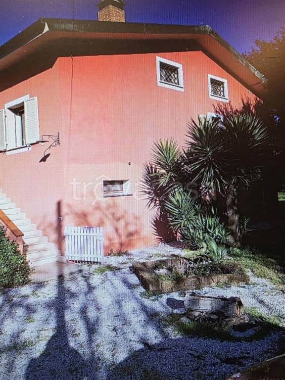 casa indipendente in vendita a San Giuliano Terme in zona Arena-Metato