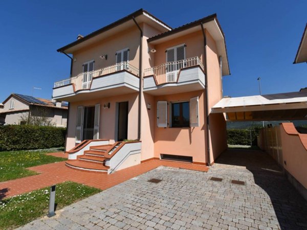 casa indipendente in vendita a San Giuliano Terme in zona Campo