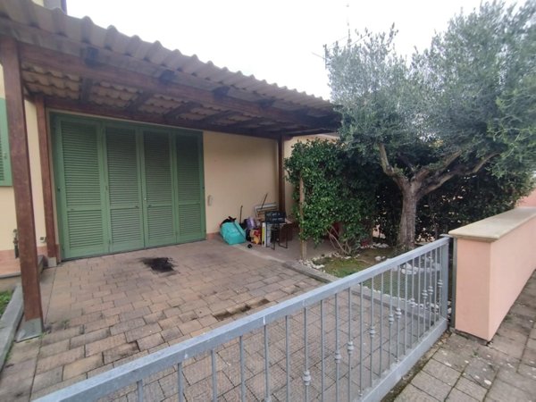 casa indipendente in vendita a San Giuliano Terme in zona San Martino a Ulmiano