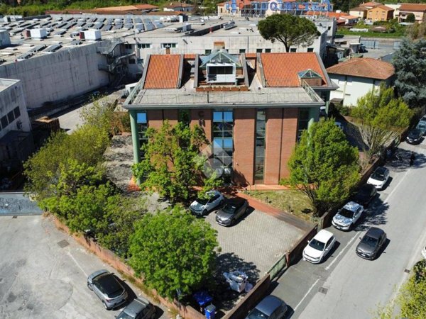 negozio in vendita a San Giuliano Terme in zona Ghezzano