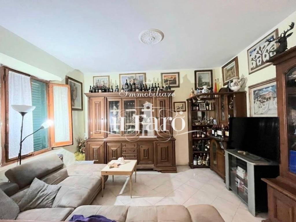 casa indipendente in vendita a San Giuliano Terme in zona Agnano