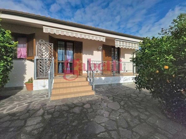 casa indipendente in vendita a San Giuliano Terme in zona Arena-Metato