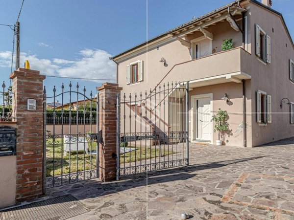 casa indipendente in vendita a San Giuliano Terme in zona Arena-Metato