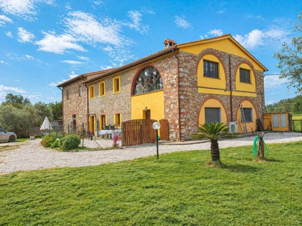 casale in vendita a San Giuliano Terme in zona Colognole