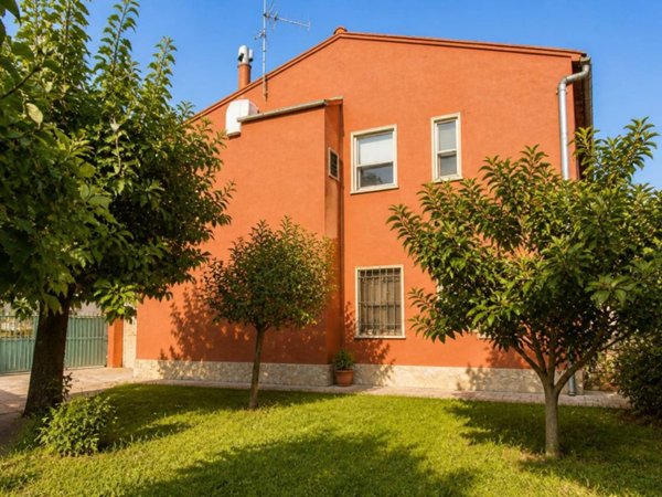 casa indipendente in vendita a San Giuliano Terme