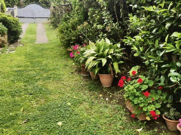 casa indipendente in vendita a San Giuliano Terme in zona Agnano