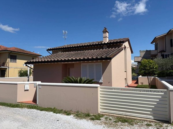 casa indipendente in vendita a San Giuliano Terme in zona Ghezzano