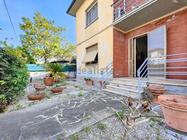appartamento in vendita a San Giuliano Terme in zona Madonna dell'Acqua