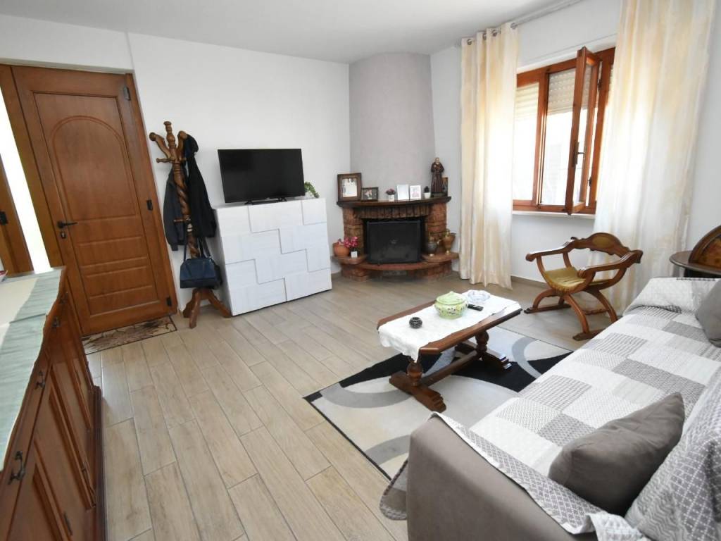 casa indipendente in vendita a San Giuliano Terme in zona Pontasserchio
