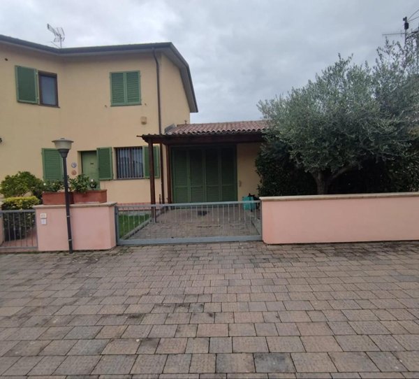 casa indipendente in vendita a San Giuliano Terme in zona San Martino a Ulmiano