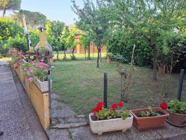 casa indipendente in vendita a San Giuliano Terme in zona Gello