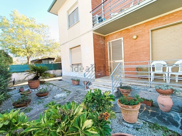 appartamento in vendita a San Giuliano Terme in zona Madonna dell'Acqua
