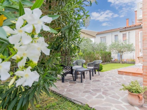 intera palazzina in vendita a San Giuliano Terme in zona Ghezzano
