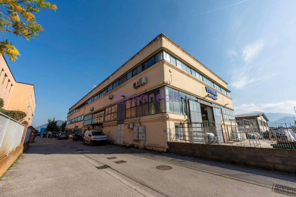 locale commerciale in vendita a San Giuliano Terme in zona San Martino a Ulmiano