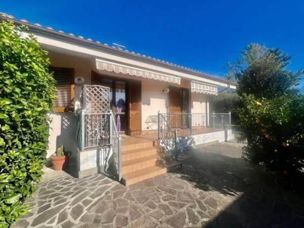 casa indipendente in vendita a San Giuliano Terme in zona Arena-Metato