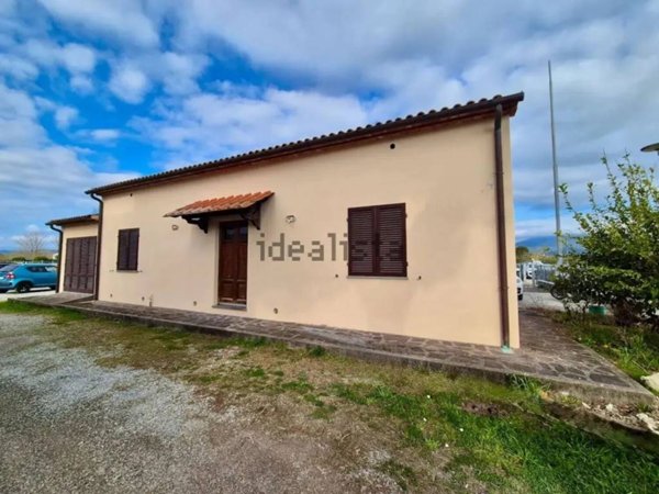 casa indipendente in vendita a San Giuliano Terme in zona Arena-Metato