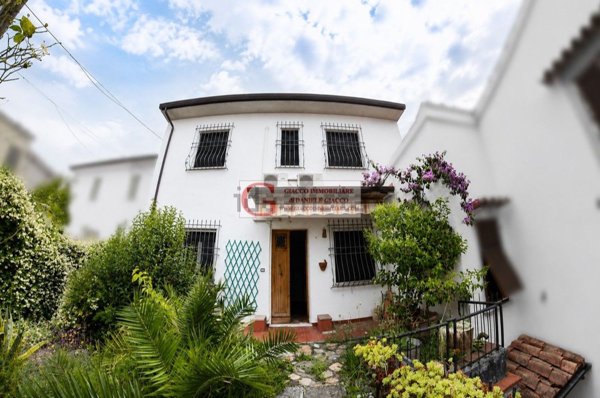 casa indipendente in vendita a San Giuliano Terme
