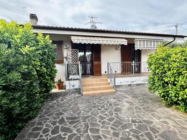 casa indipendente in vendita a San Giuliano Terme in zona Arena-Metato