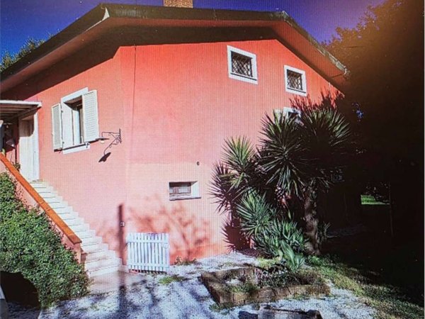 casa indipendente in vendita a San Giuliano Terme