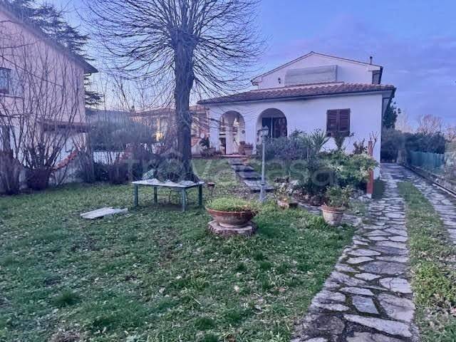 casa indipendente in vendita a San Giuliano Terme in zona Pontasserchio