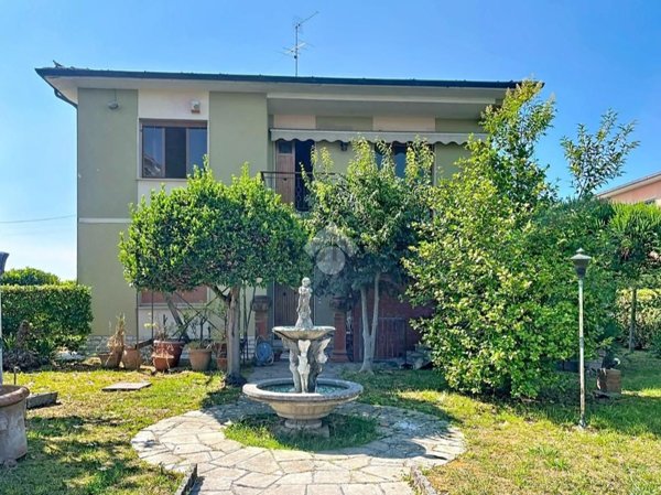 casa indipendente in vendita a San Giuliano Terme in zona Madonna dell'Acqua