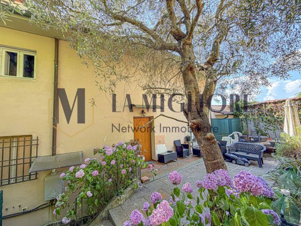 casa indipendente in vendita a San Giuliano Terme in zona Ripafratta