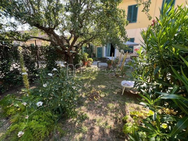 casa indipendente in vendita a San Giuliano Terme