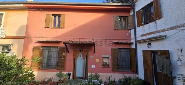 casa indipendente in vendita a San Giuliano Terme in zona Molina di Quosa