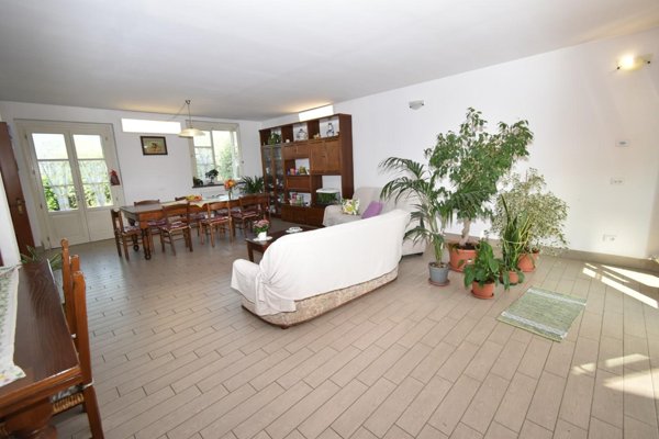 casa indipendente in vendita a San Giuliano Terme in zona Gello