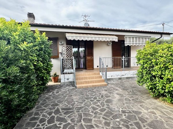 casa indipendente in vendita a San Giuliano Terme in zona Arena-Metato