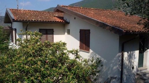 casa indipendente in vendita a San Giuliano Terme in zona Agnano
