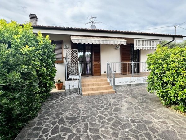 casa indipendente in vendita a San Giuliano Terme in zona Arena-Metato