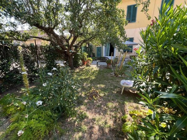 casa indipendente in vendita a San Giuliano Terme in zona Mezzana