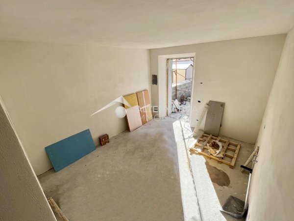 intera palazzina in vendita a San Giuliano Terme in zona Arena-Metato