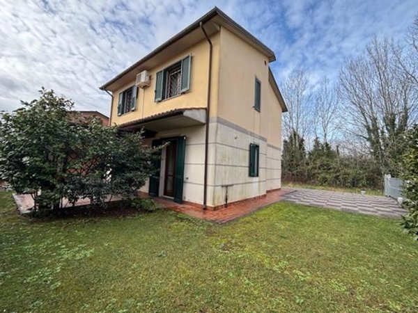 casa indipendente in vendita a San Giuliano Terme in zona San Martino a Ulmiano