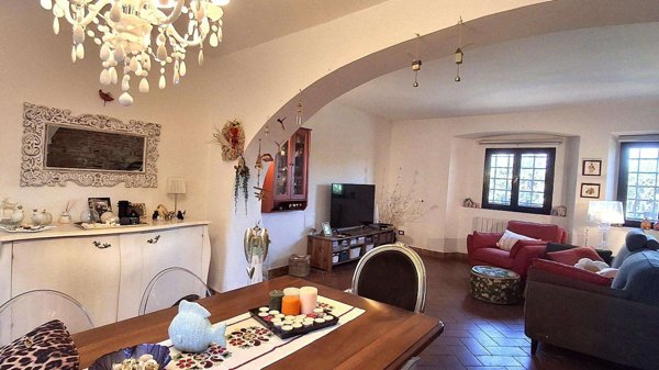 intera palazzina in vendita a San Giuliano Terme in zona Orzignano