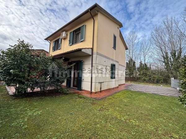 casa indipendente in vendita a San Giuliano Terme in zona San Martino a Ulmiano