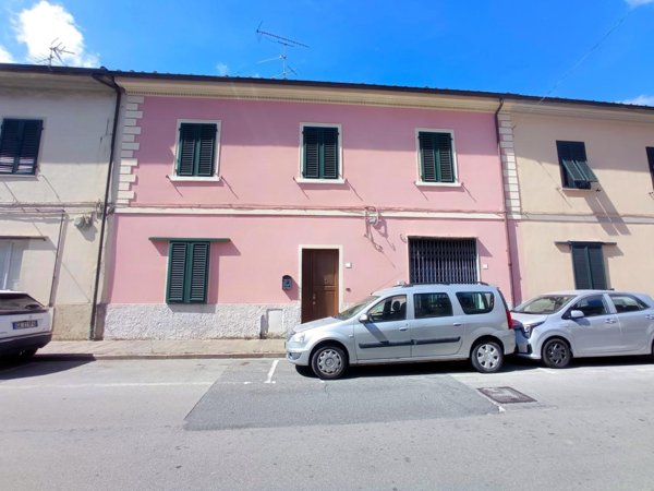 casa indipendente in vendita a San Giuliano Terme in zona Gello